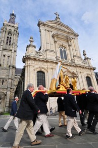 Arrivée à la cathédrale de Cambrai